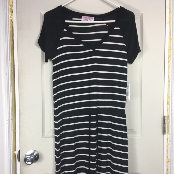 Emme Jordan Dresses & Skirts - NEW Emme Jordan Striped Mini Dress